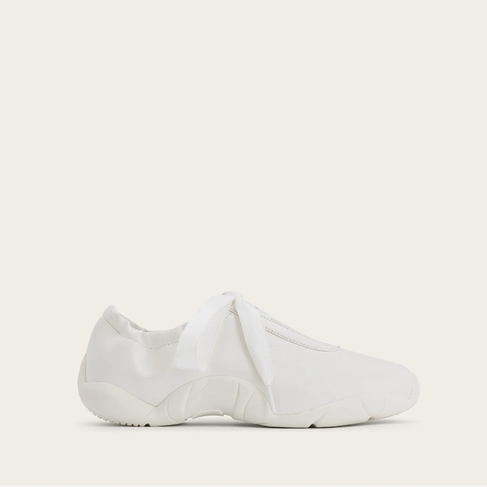 🩷JW PEI White Slip-On Satin Knot Sneakers